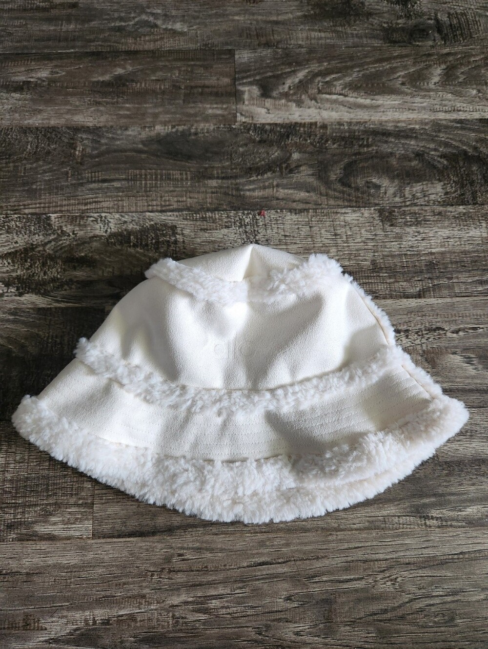 ALO  Winterfun Bucket Hat